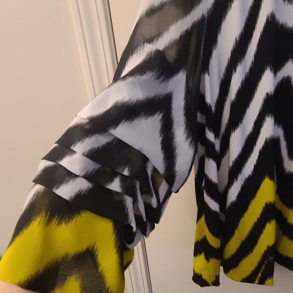 Top - Picture 2 of 4